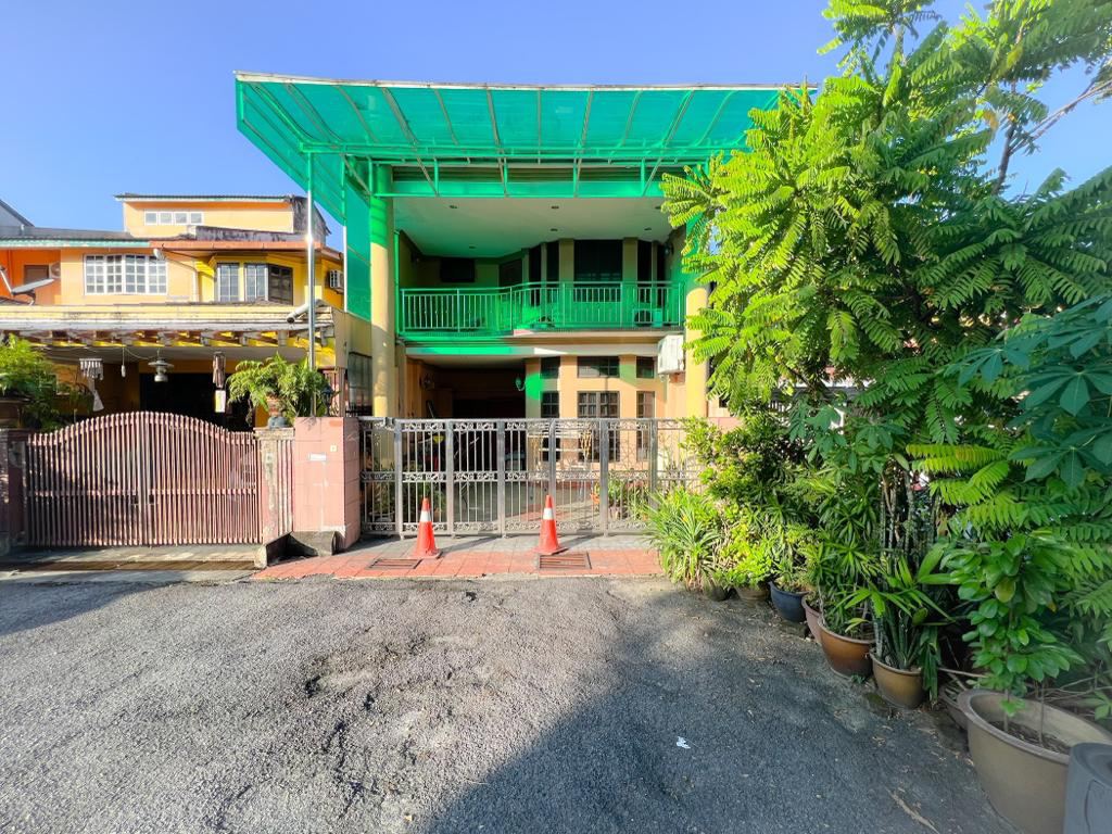 2 half Terrace House ...
