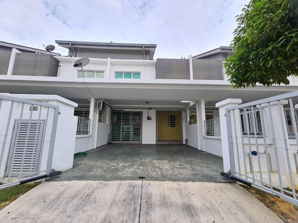 DOUBLE STOREY LINK HOUSE Salak Tinggi Selangor