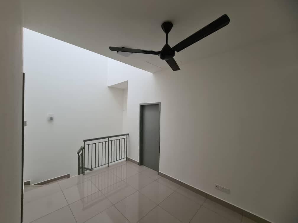 DOUBLE STOREY LINK HOUSE Salak Tinggi Selangor - photo 7