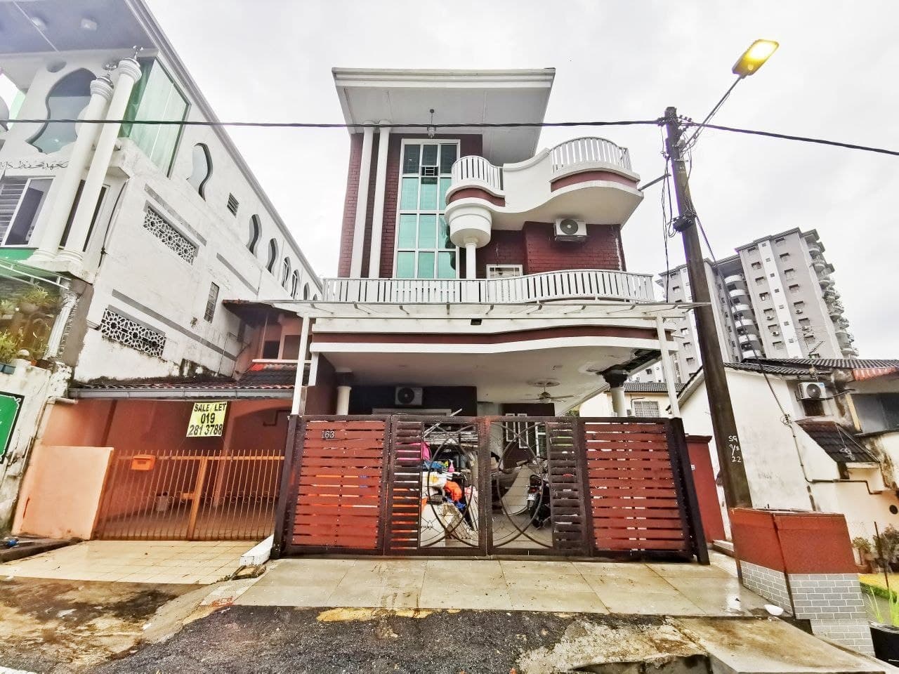 END LOT 3 STOREY TERRACE TAMAN SRI GOMBAK, GOMBAK