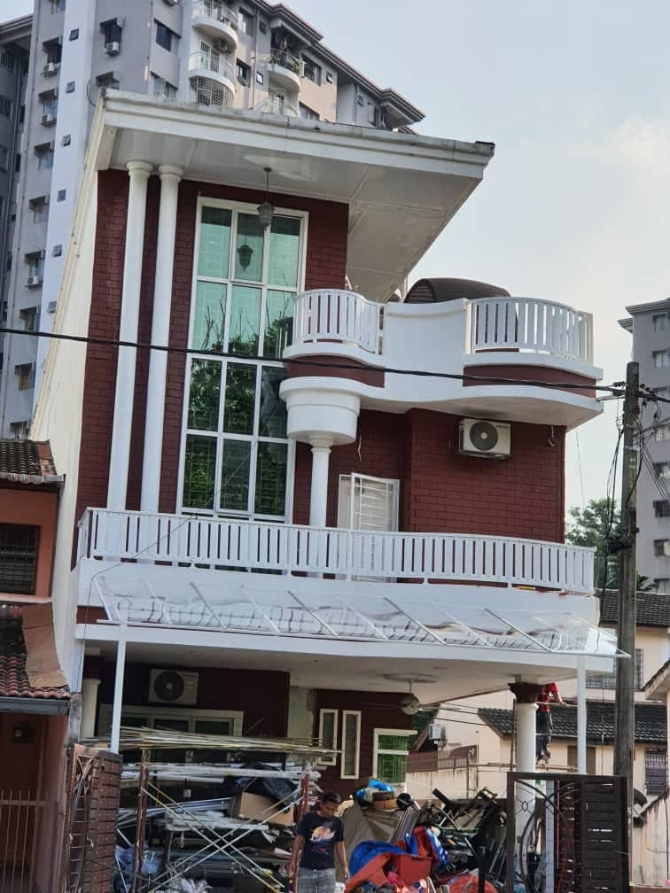 END LOT 3 STOREY TERRACE TAMAN SRI GOMBAK, GOMBAK - photo 3