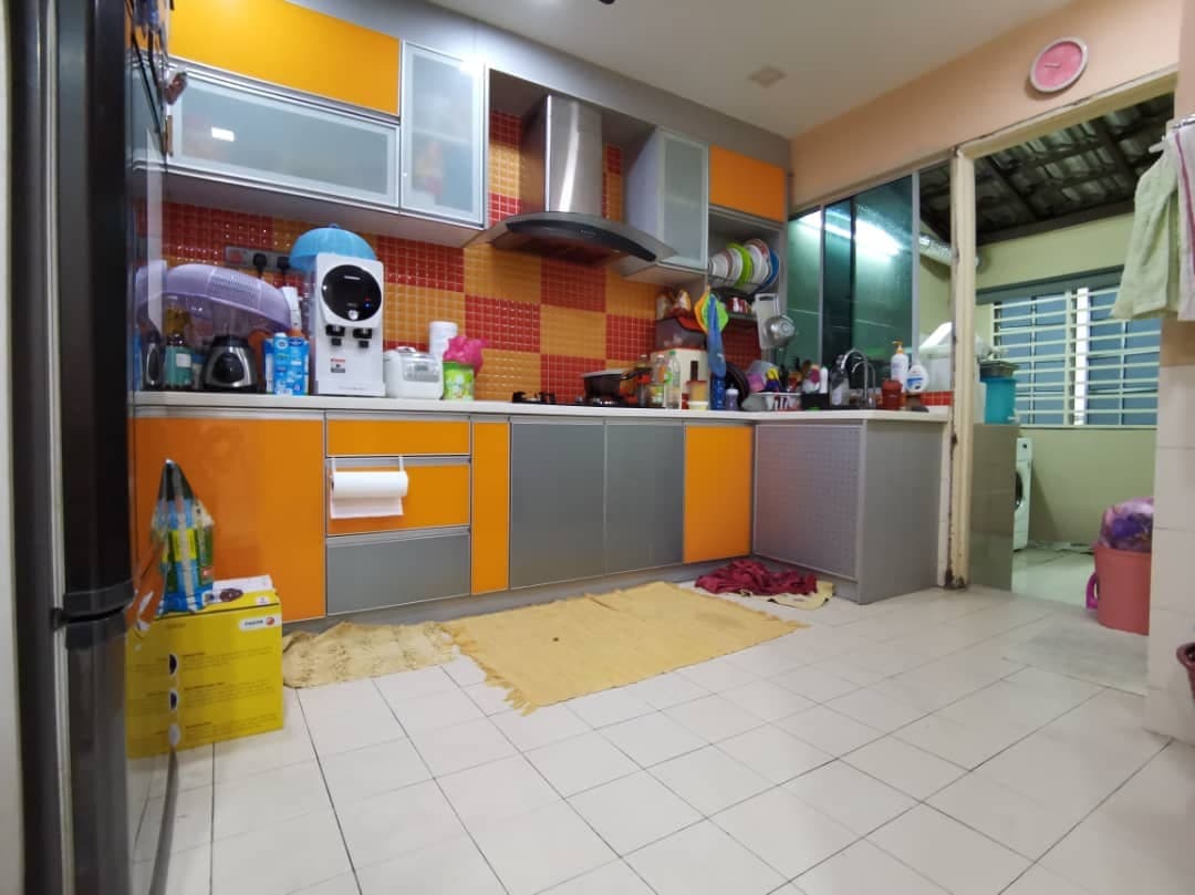 RENOVATED Double Storey Terrace Balakong - photo 6