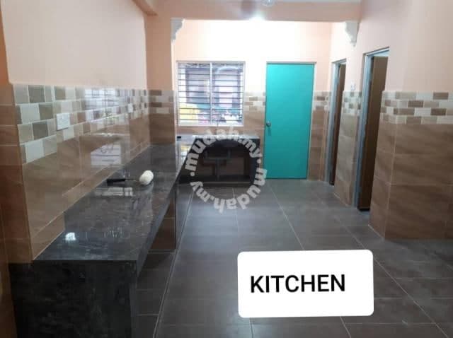 Double Storey Terrace Taman Serdang Jaya - photo 2