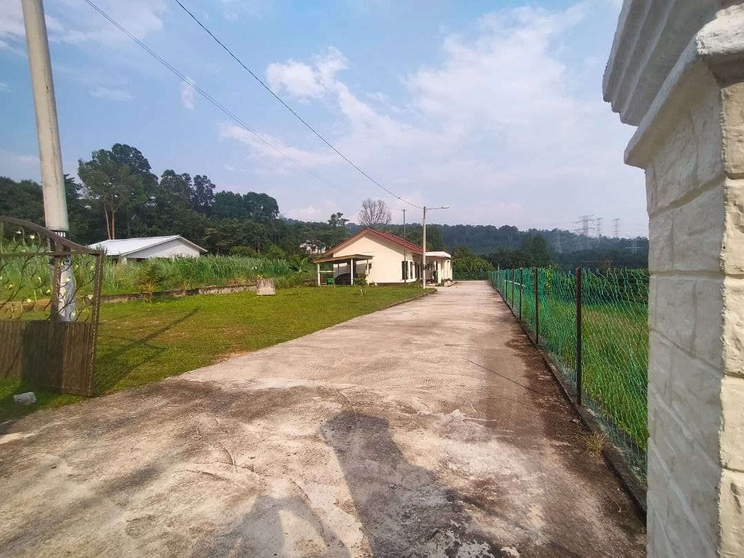 Bungalow Lot Kampung Jenderam Hilir, Dengkil - photo 1