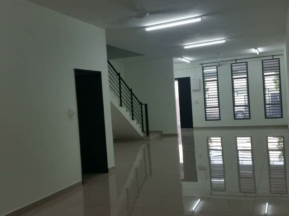 ENDLOT 3 Storey Bangi Avenue Seksyen 7 For Sale - photo 2