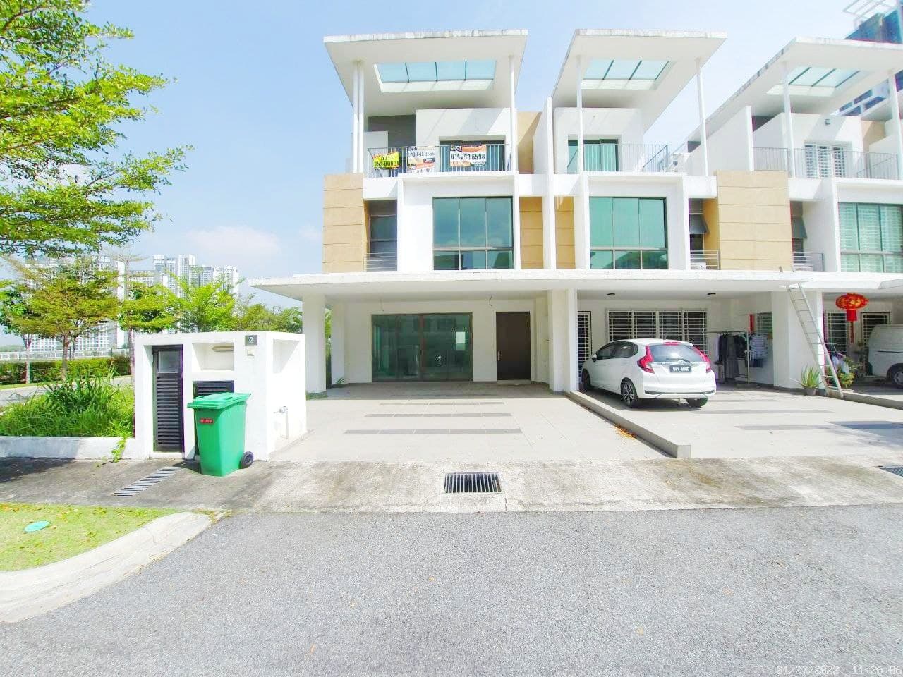 3 STOREY LAKE POINT RESIDENCE PHASE 1 CYBERJAYA