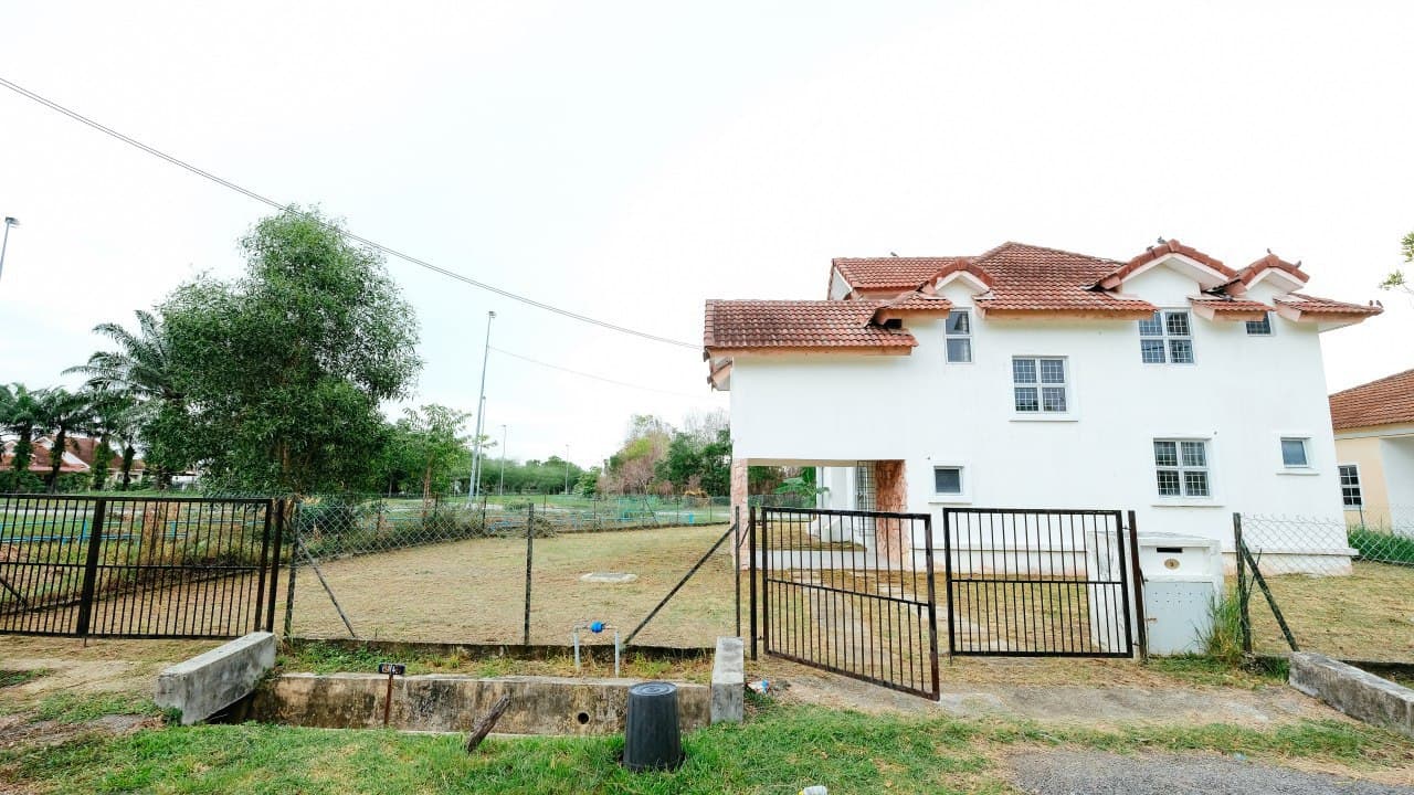 BUNGALOW CORNER LOT DOUBLE STOREY SEPANG - photo 4