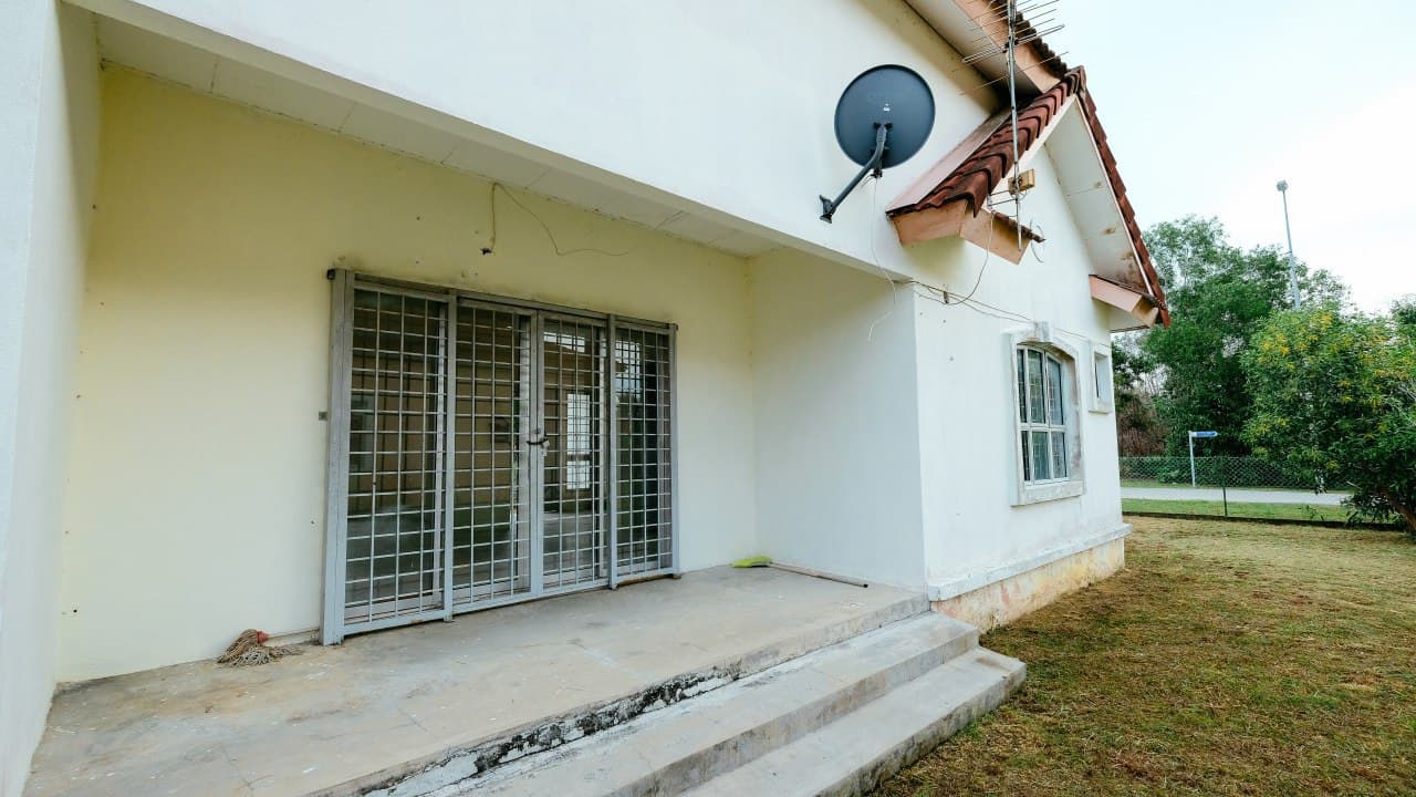 BUNGALOW CORNER LOT DOUBLE STOREY SEPANG - photo 6