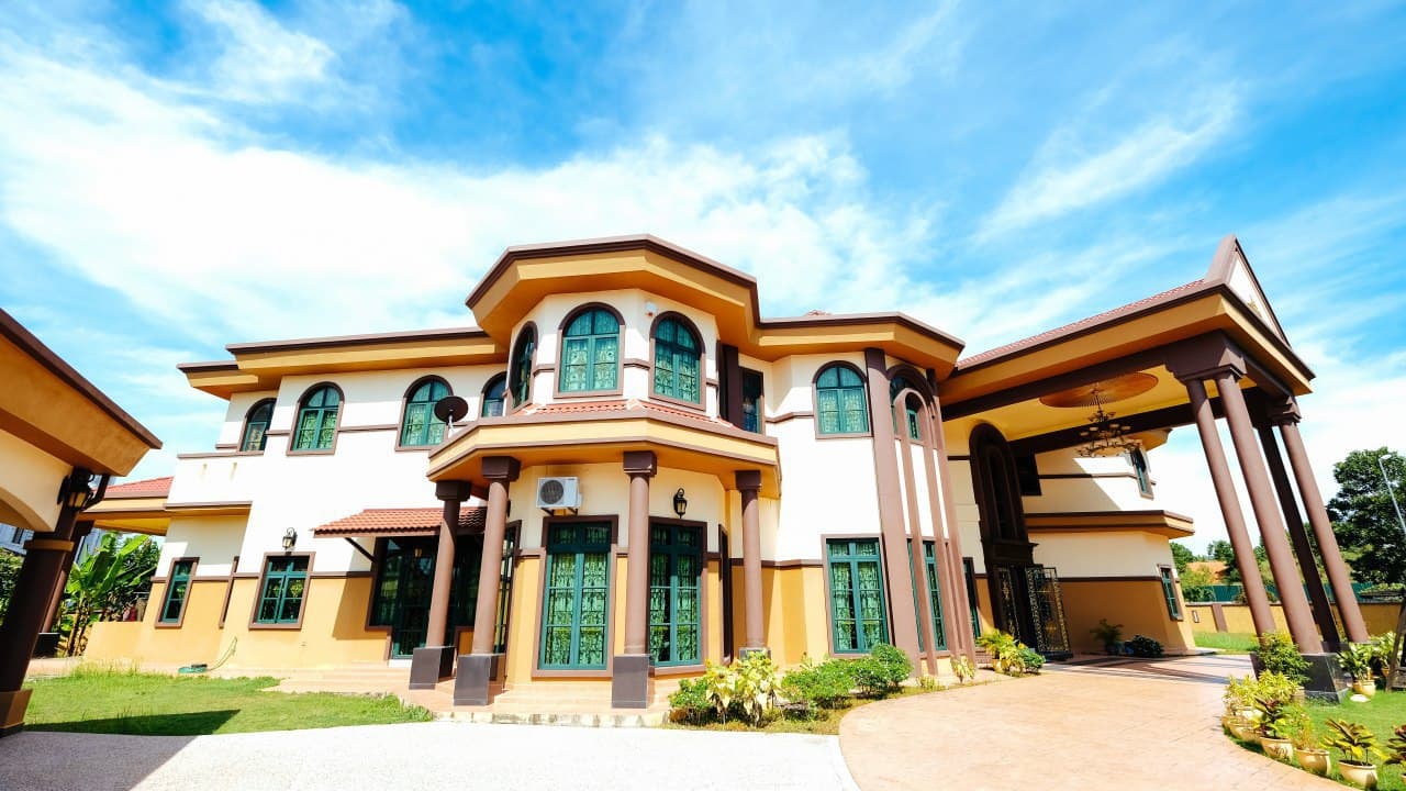 BUNGALOW PALACE KOTA WARISAN SEPANG, SELANGOR
