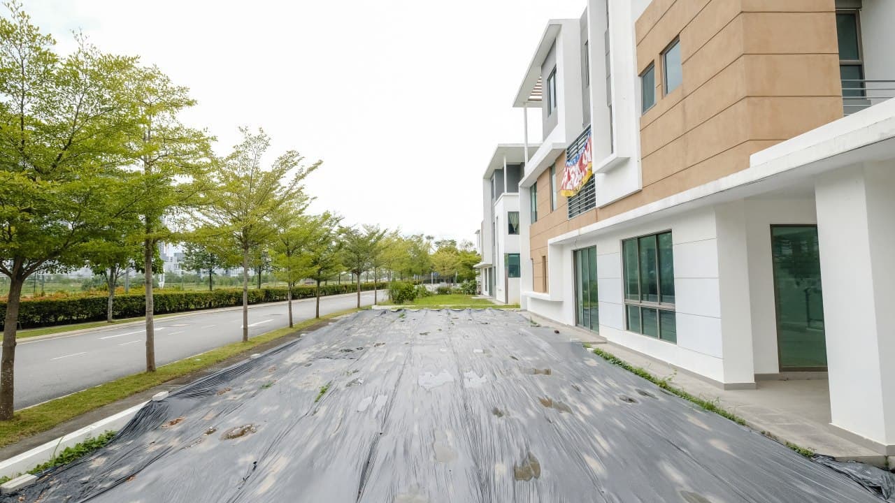 3 Storey Lake Point Residence Cyberjaya - photo 4