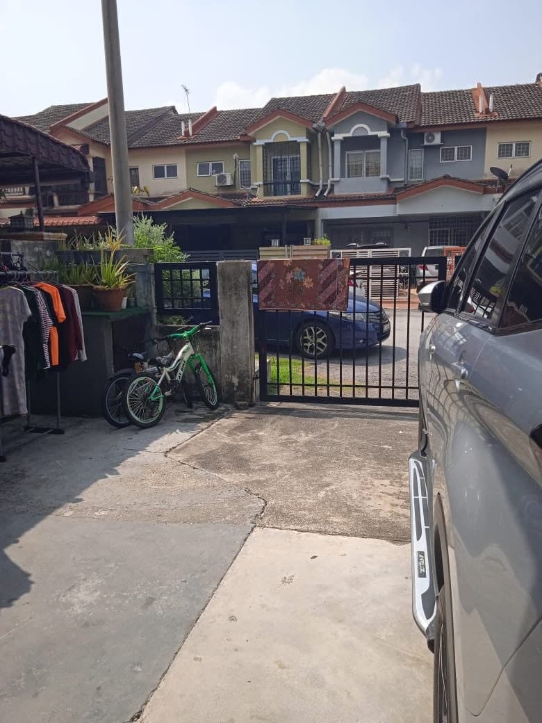 2 storey terrace Taman Universiti Bangi Kajang