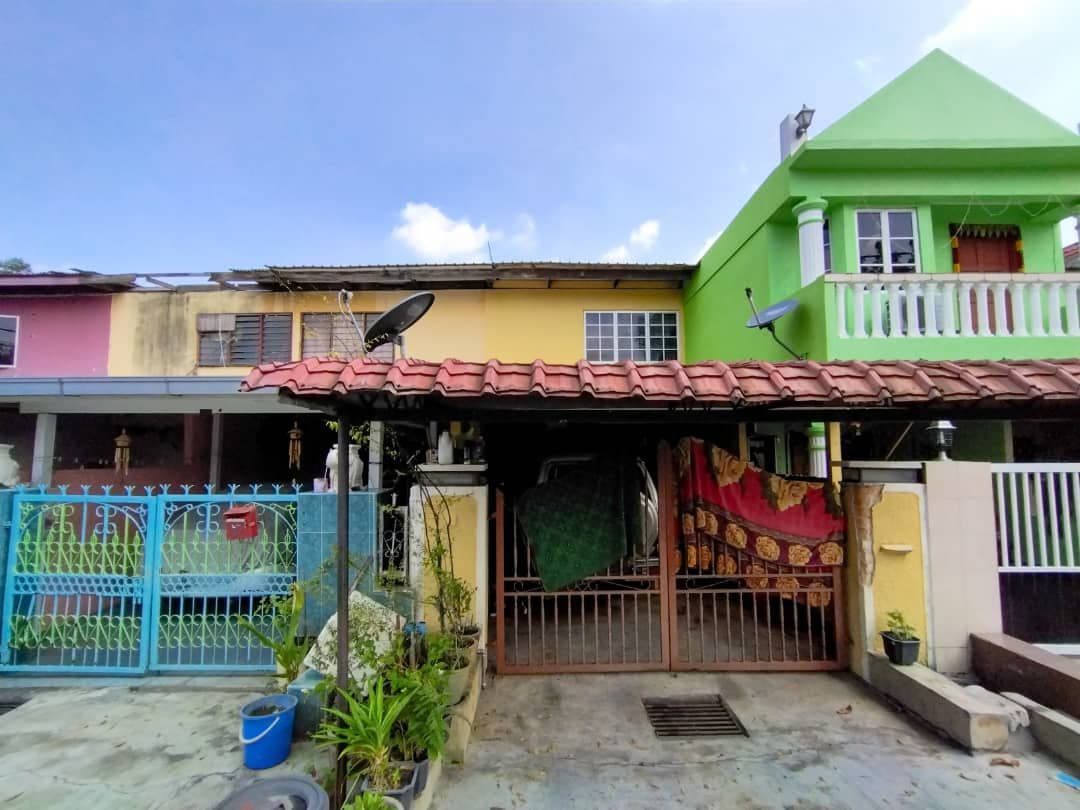 Double Storey Taman Serdang Jaya, Serdang