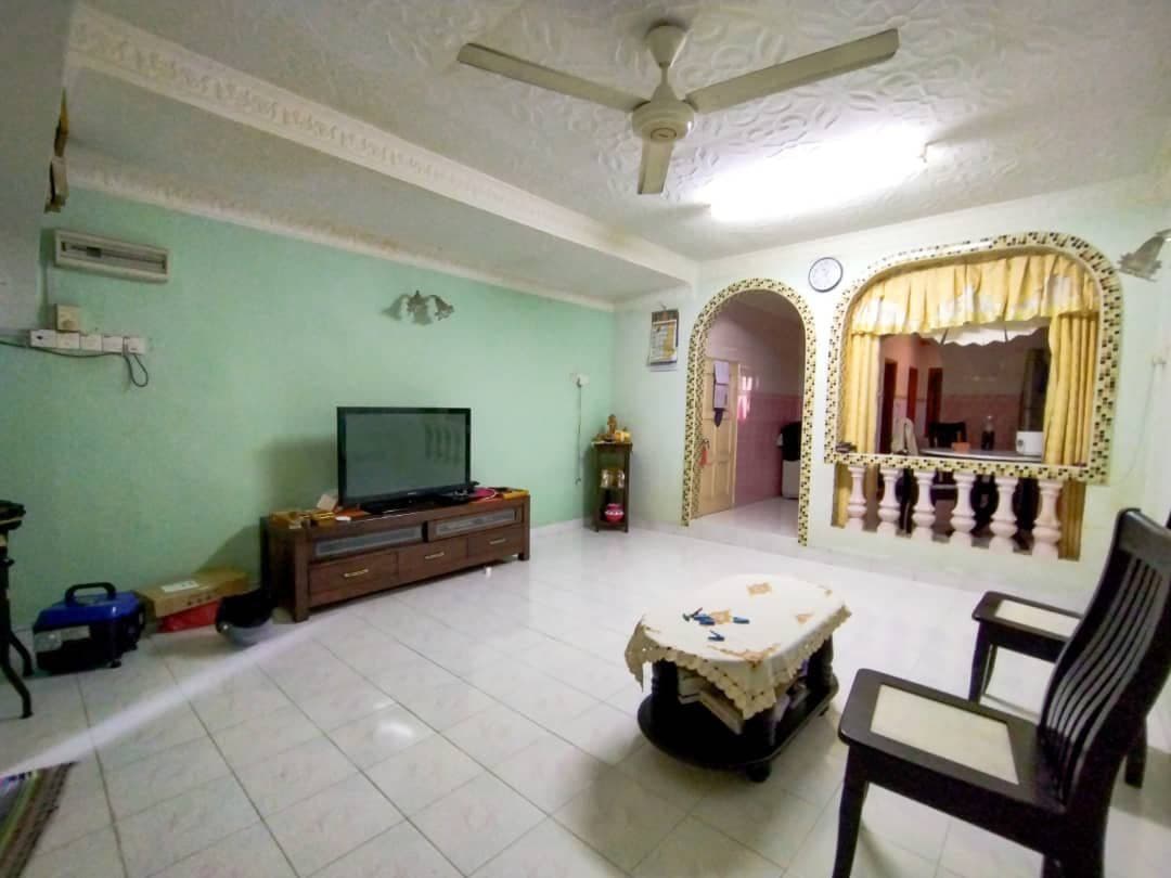 Double Storey Taman Serdang Jaya, Serdang - photo 3