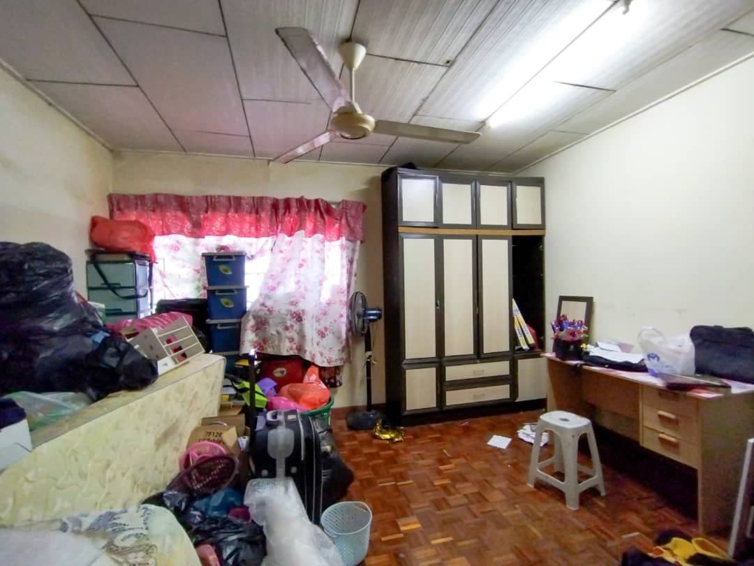 Double Storey Taman Serdang Jaya, Serdang - photo 7