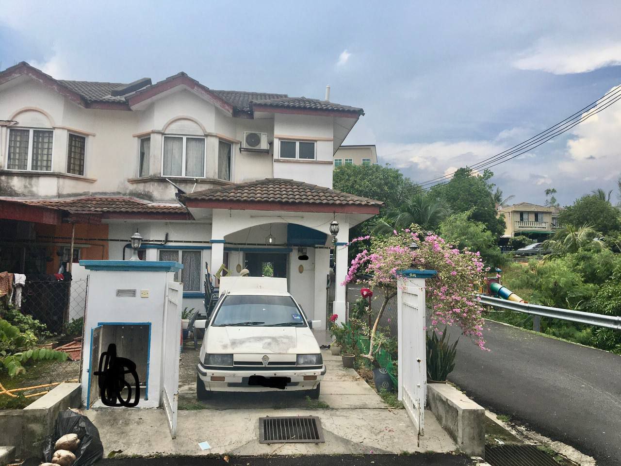 Facing Open Double Storey Terrace Sg Sekamat Kajan
