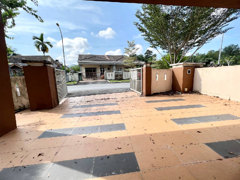 Single Storey Semi D Warisan Puteri Sikamat Seremban - photo 2