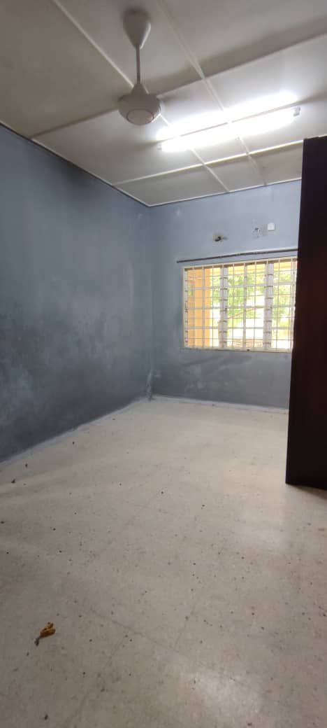 End Lot Single Storey Terrace Taman Kajang Utama - photo 4