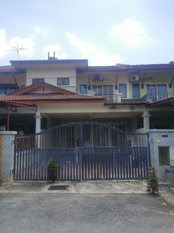 Facing Open Double Storey Terrace Taman Kristal 2 Dengkil