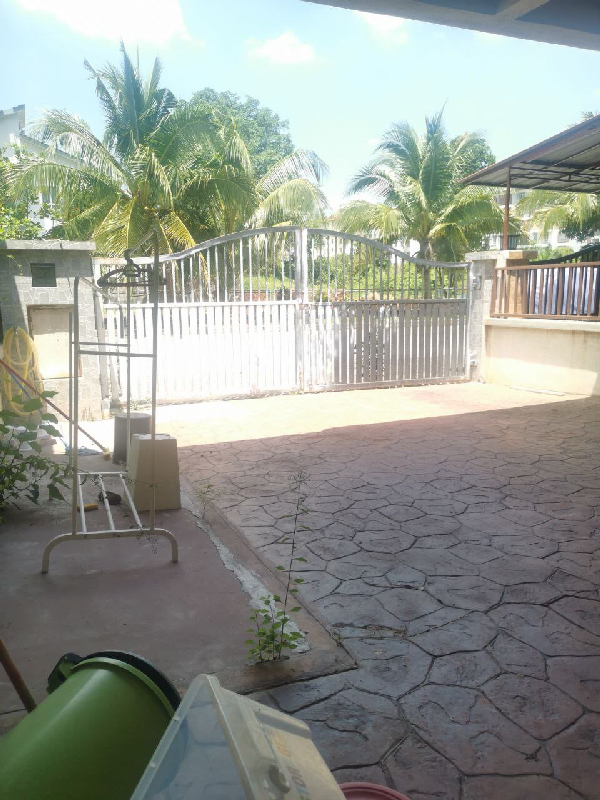 Facing Open Double Storey Terrace Taman Kristal 2 Dengkil - photo 2