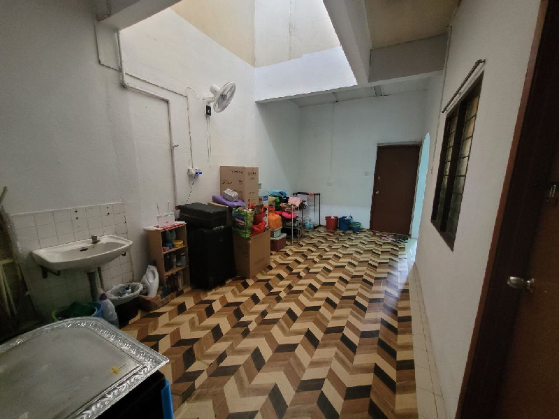End Lot Single Storey Terrace Taman Sri Serdang - photo 2