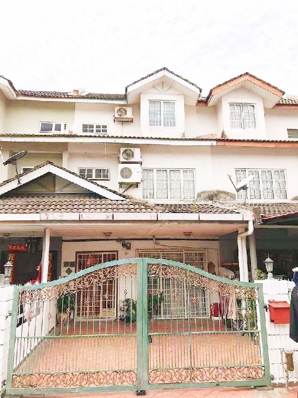Renovated Double and Half Storey Terrace Taman Cheras Jaya - photo 1