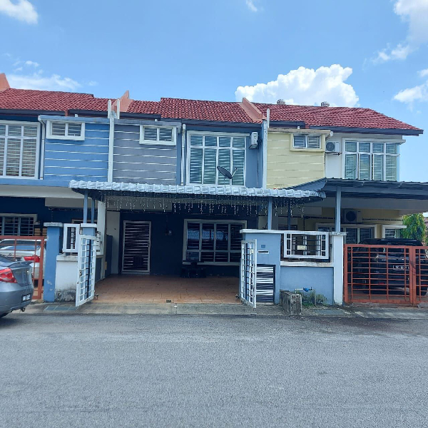 Renovated Double Storey Terrace Oakberry Taman Pelangi Semenyih 2
