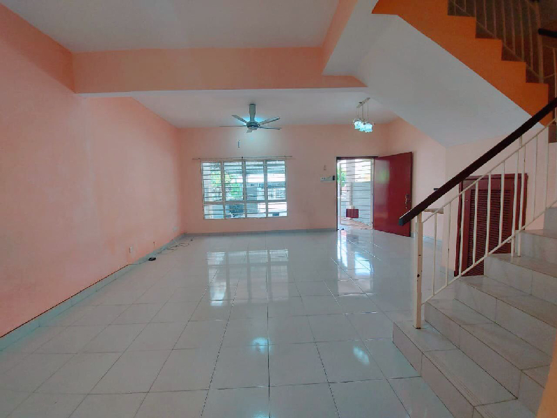 Renovated Double Storey Terrace Oakberry Taman Pelangi Semenyih 2 - photo 2