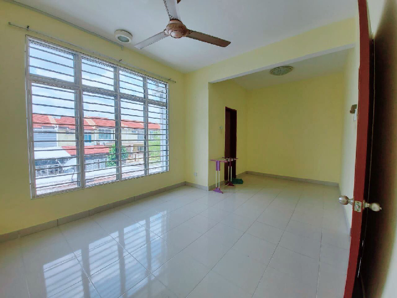 Renovated Double Storey Terrace Oakberry Taman Pelangi Semenyih 2 - photo 5
