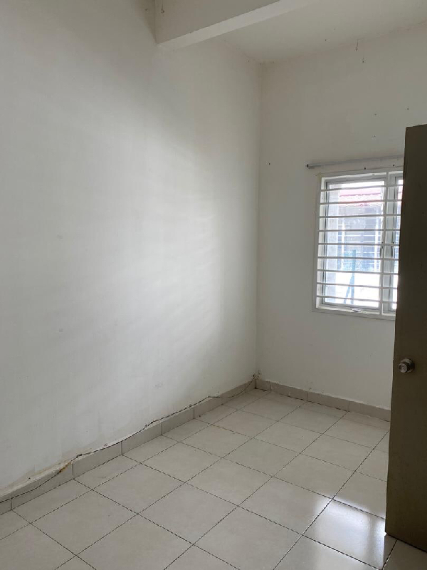 Good Location Two and Half Storey Terrace Seri Wirani Bandar Baru Bangi - photo 3