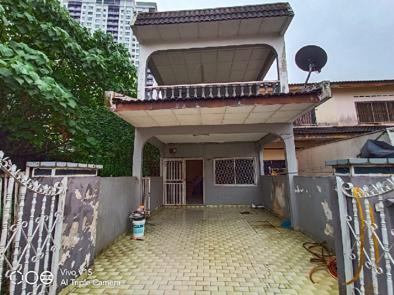 Good Location Double Storey Terrace Taman Sri Langat Kajang