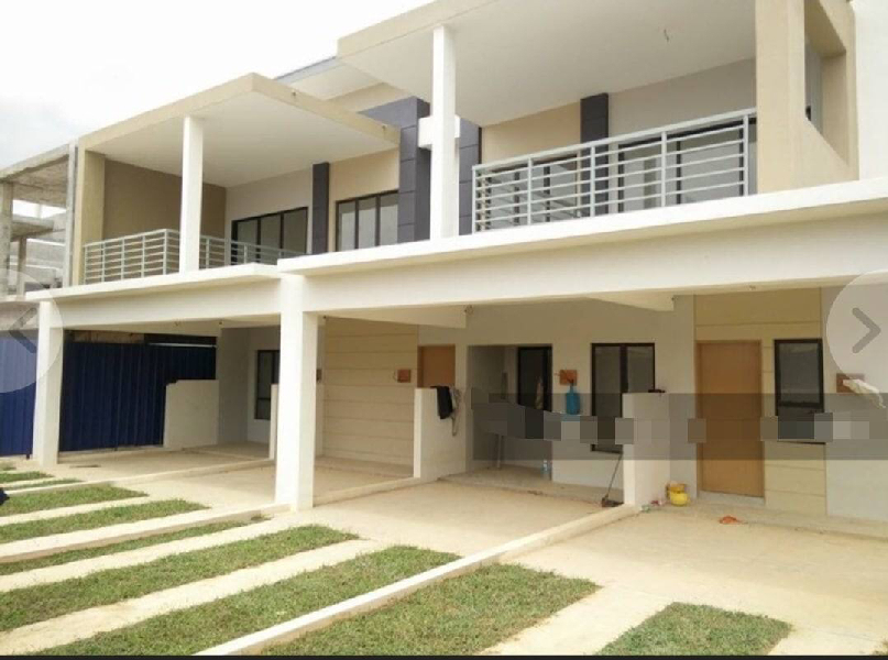 Townhouse Villa Kesuma Beranang - photo 1