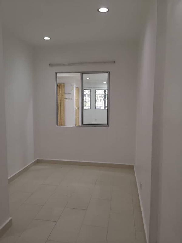 Facing Open Double Storey Terrace Impian Jaya Saujana Impian Kajang - photo 6