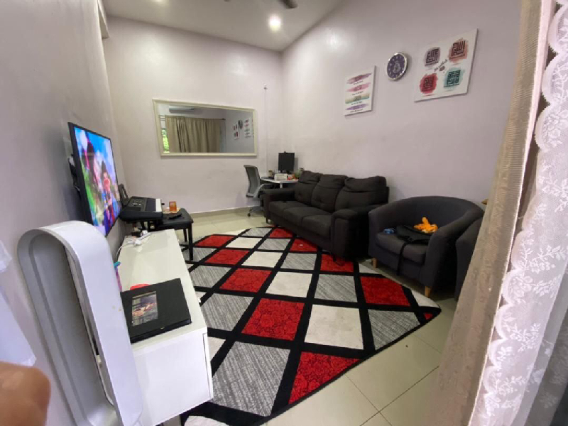 Facing Open Single Storey Terrace Taman Indah Klia Sepang - photo 2