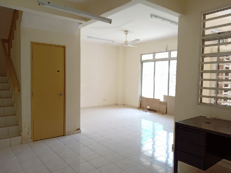 Good Location Double Storey Terrace Desa Kolej Nilai - photo 3