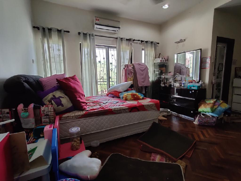 Facing Open Double Storey Terrace Taman Kristal 2 Dengkil - photo 5
