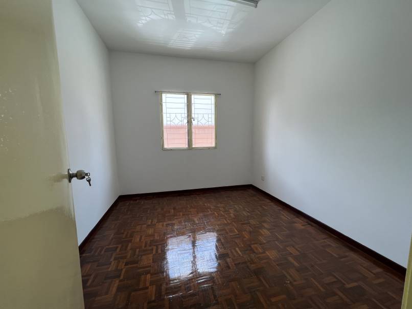 Puchong Desa Tanjung Walk Up Apartment Low Floor - photo 3