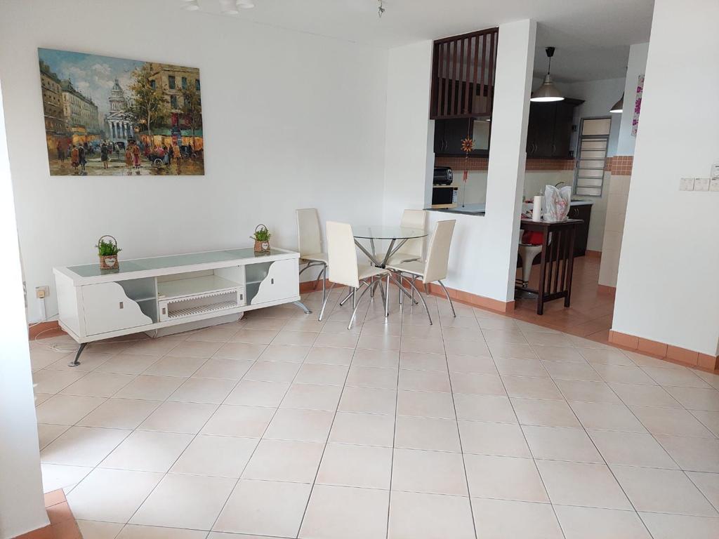 Perdana Exclusive 3 Bedrooms Unit By Yeevy - photo 4