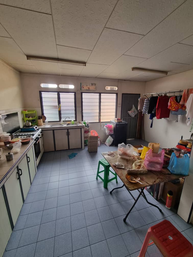 TERES 2 TINGKAT FREEHOLD DI KUALA KANGSAR - photo 2