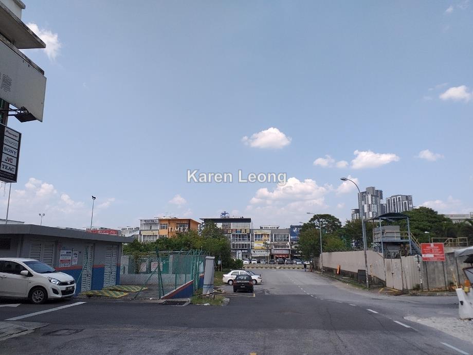 J avenue c180 aeon beside nice location - photo 2