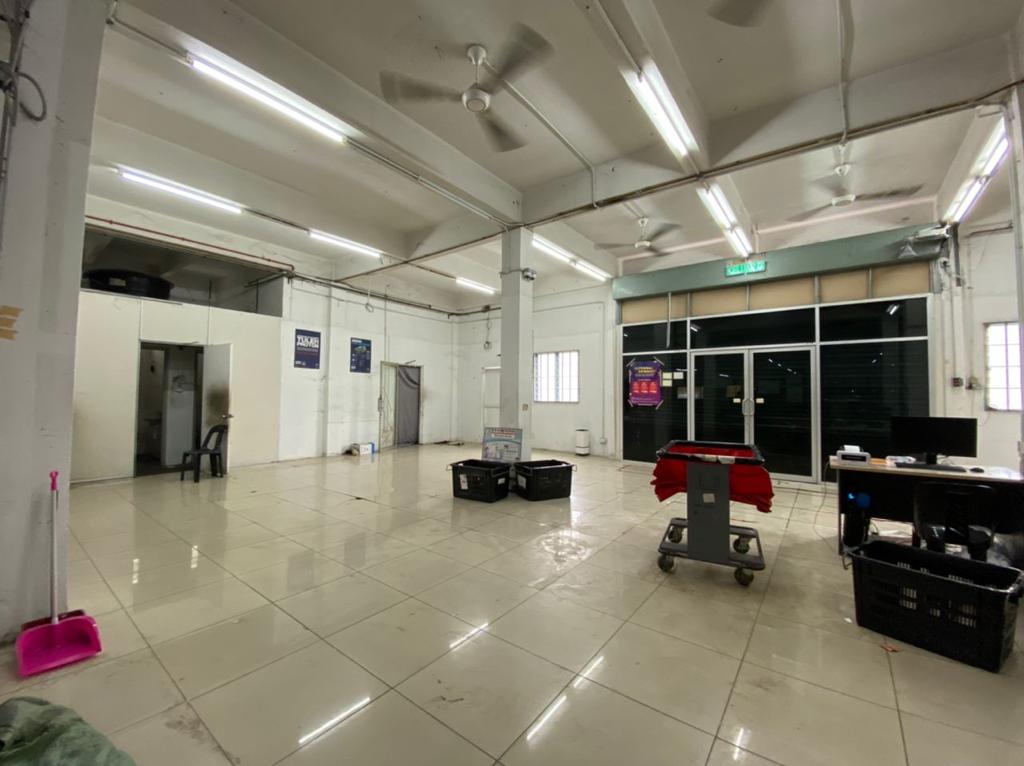 Serdang Nice Factory with Strategic Location - photo 2