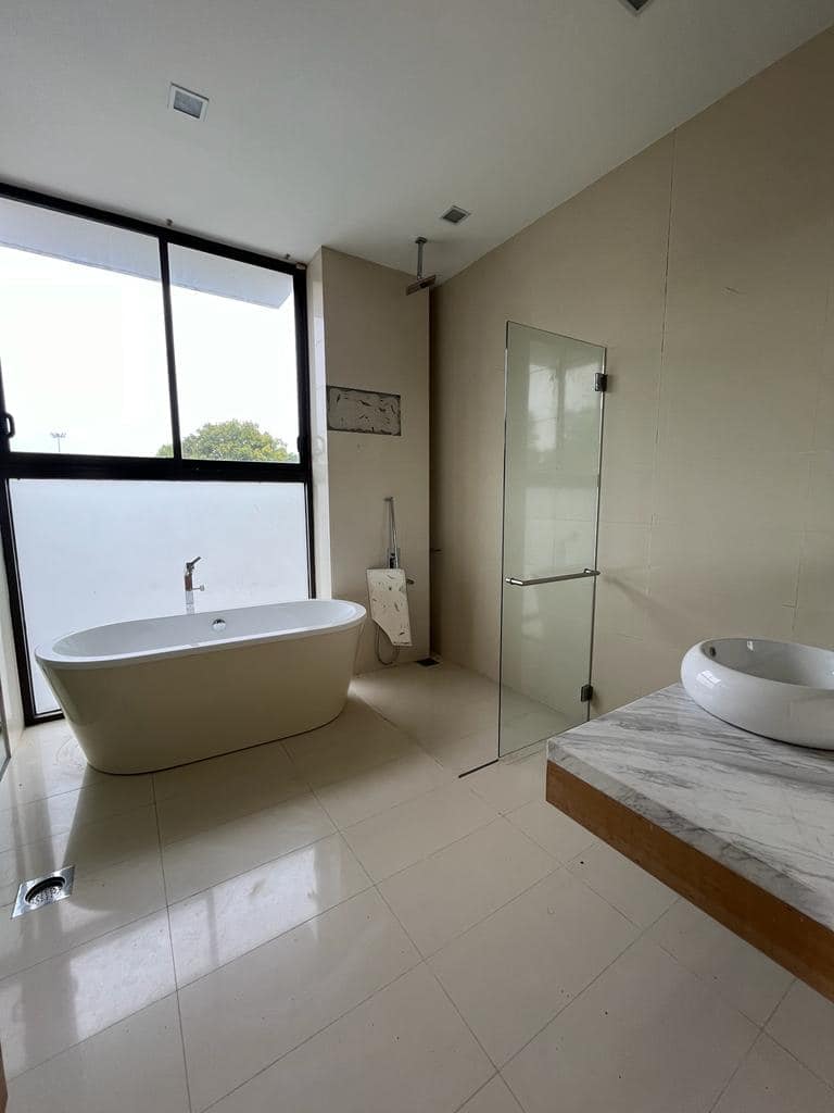 3 Storey Corner Bungalow with biggest land, S Long - photo 4
