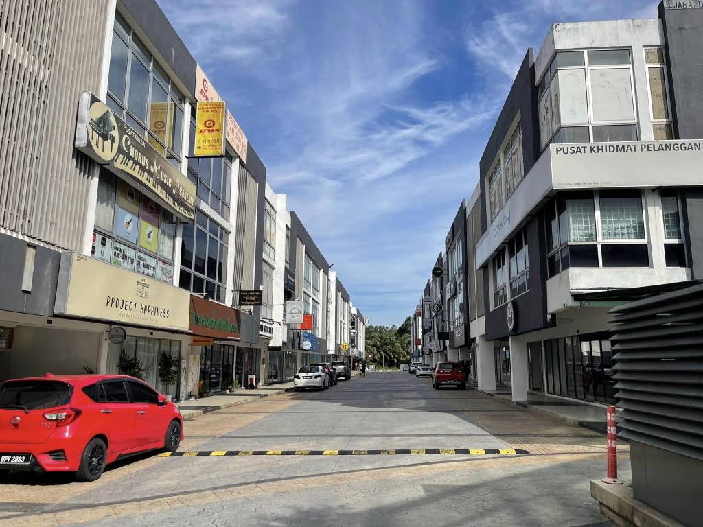 Commercial Park Shop Lot for rent - photo 2