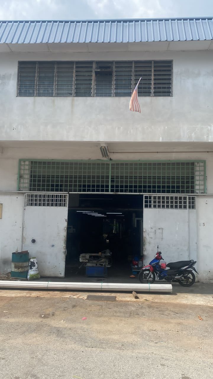 1and half storey Link factory - photo 2