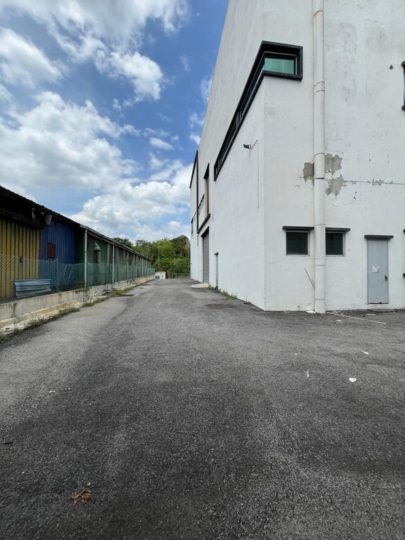 Semi Detached Factory - photo 4