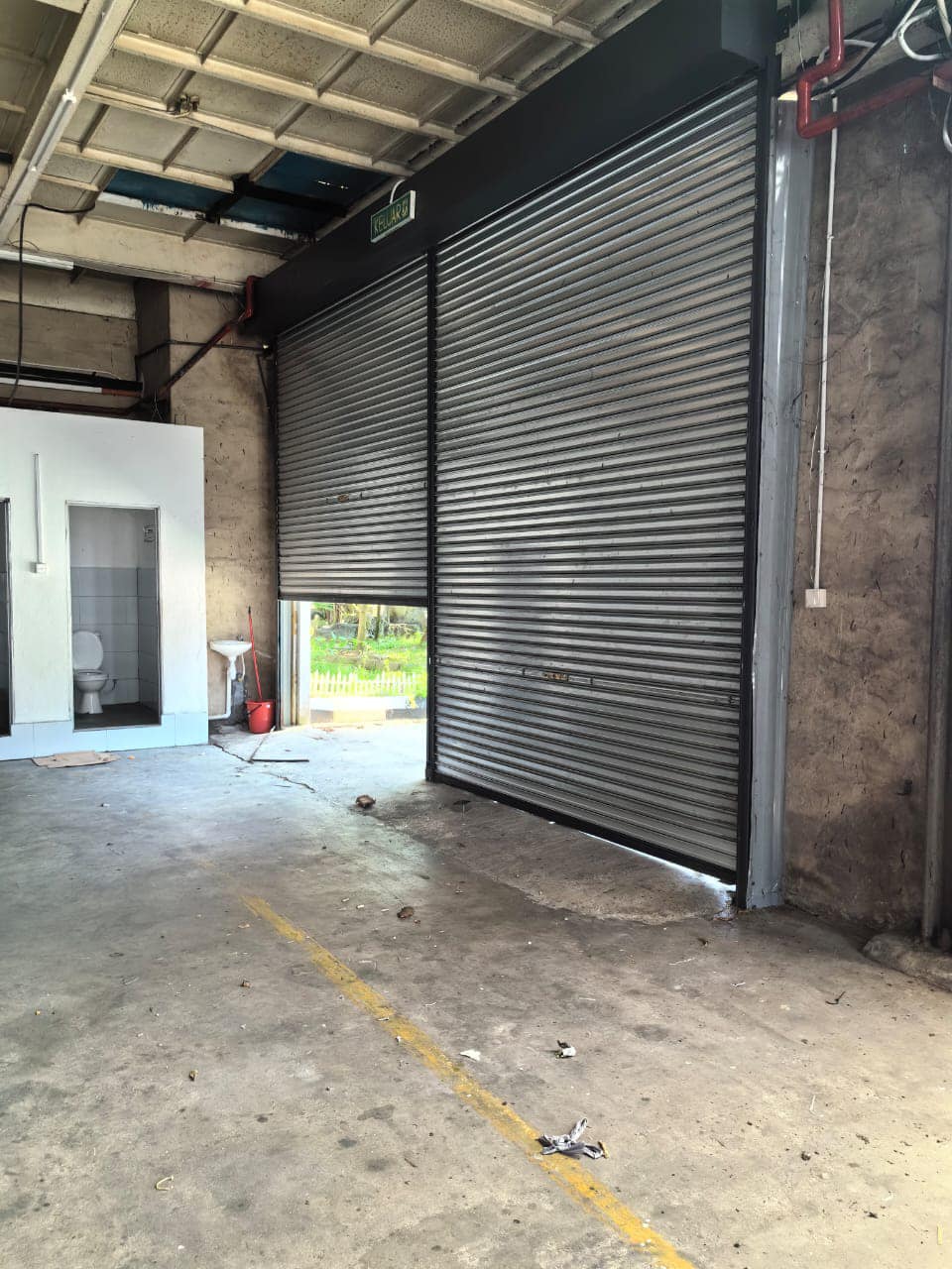 Warehouse Factory for rent - photo 2