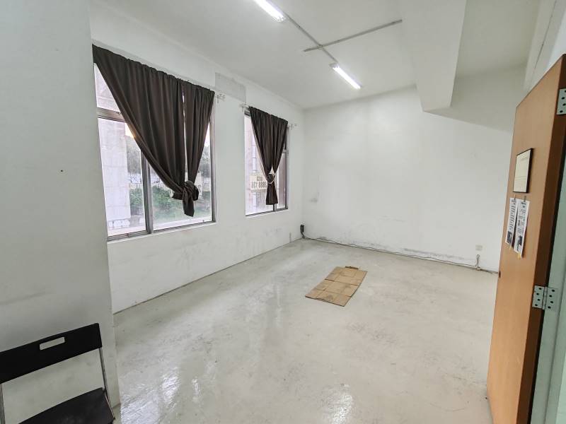 Alam Damai Huge Shop Office with Lift For Rent - photo 3