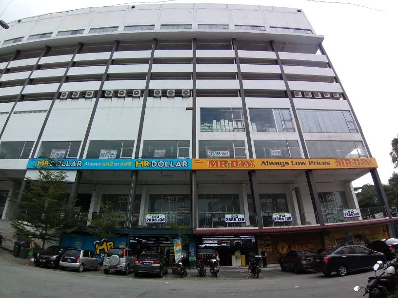 Olive Hill Seri Kembangan Shop For Rent - photo 2