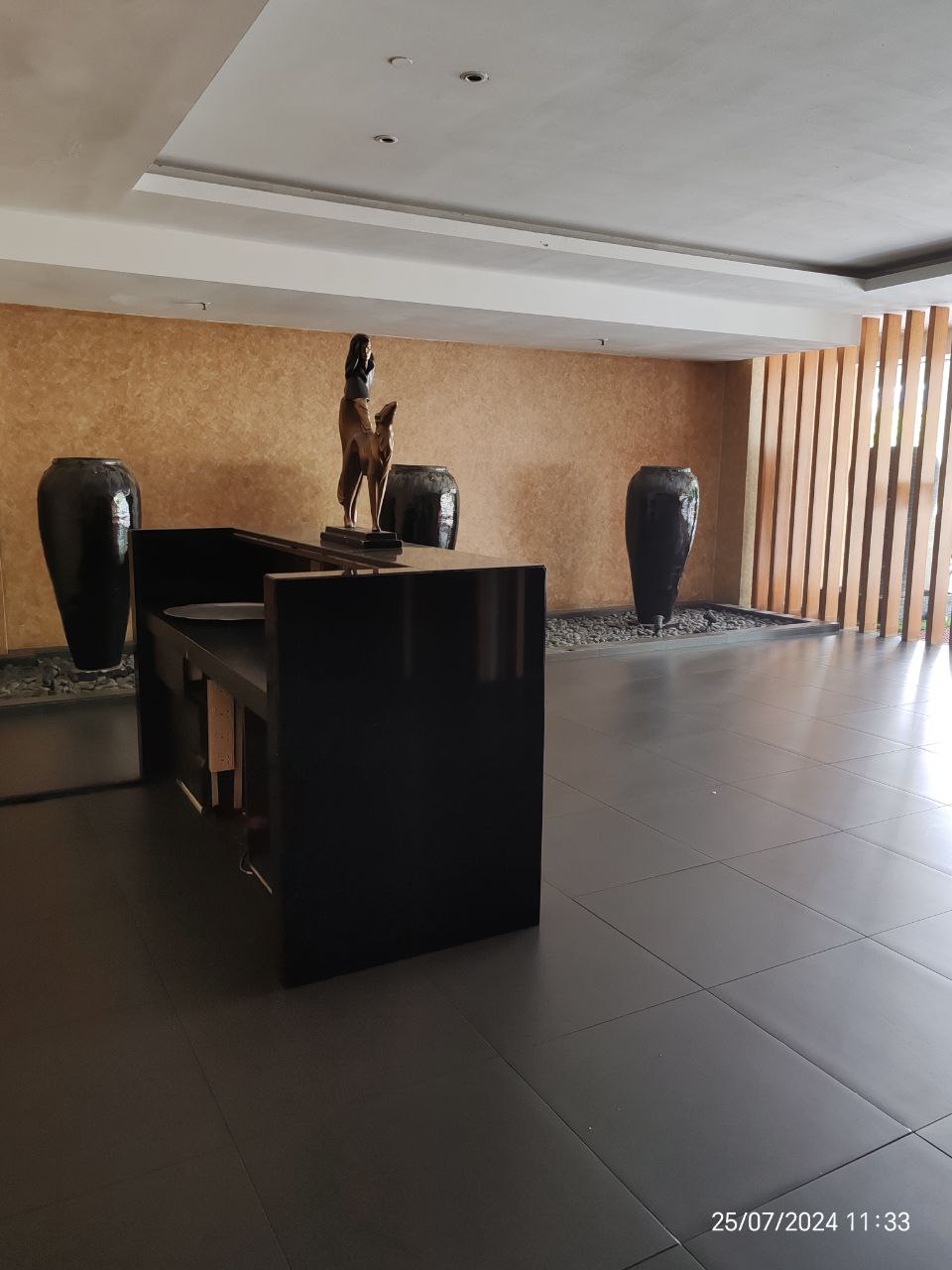 Commercial Spacious Old Klang Road Partial Furnish - photo 2