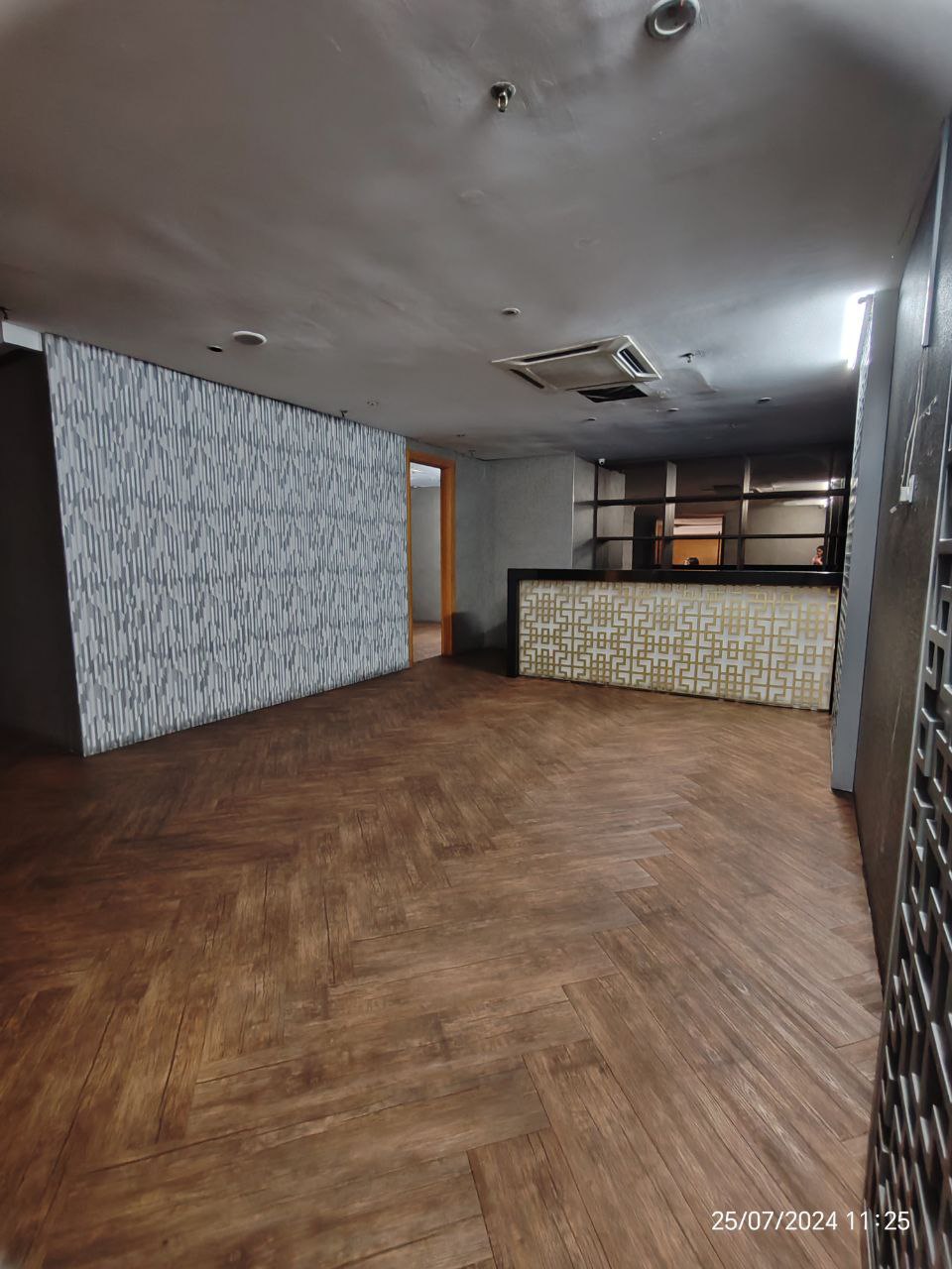Commercial Spacious Old Klang Road Partial Furnish - photo 8