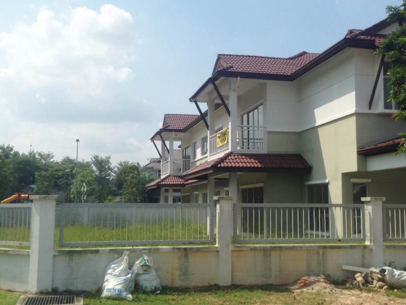 Sunway Alam Suria Semi-D, Corner lot